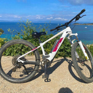 vtt-electrique-femme-indien-location-velos-porquerolles