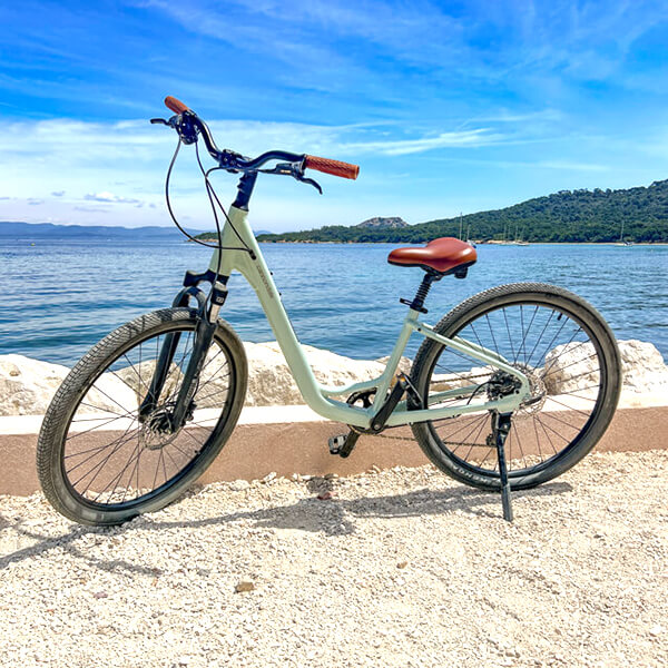 vtt-femme-confort-l-indien-porquerolles-location-velo-vtt